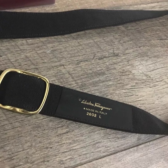 🔴sold🔴 Salvatore Ferragamo Black and Gold Belt - Picture 2 of 8